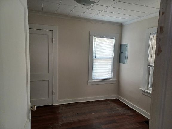 4th image of 431 W Ildereen St