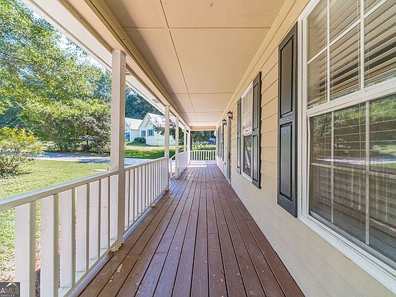 4th image of 222 Deer Walk Dr