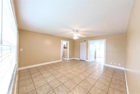 4th image of 2301 SE 4th St APT 9