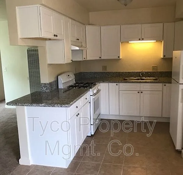 591 D St #I — Photo 2