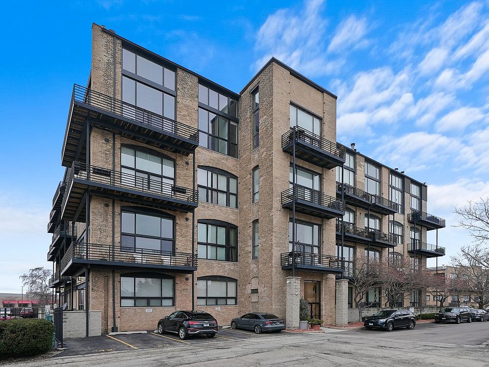 1st image of 2614 N Clybourn Ave APT 411