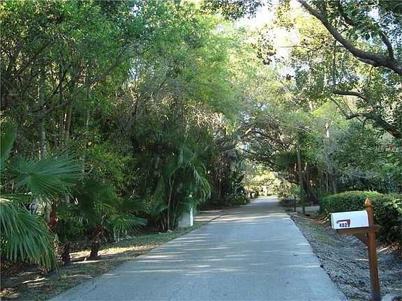 3rd image of 4029 Red Rock Ln