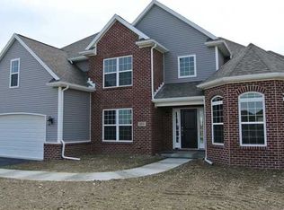 4910 Prestonwood Rd, Perrysburg, OH 43551