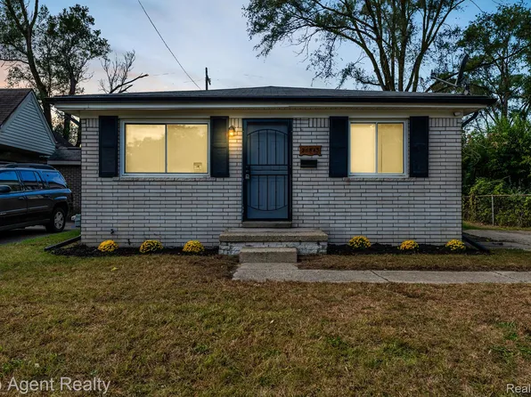 20843 Parkside Blvd, Ferndale, MI 48220