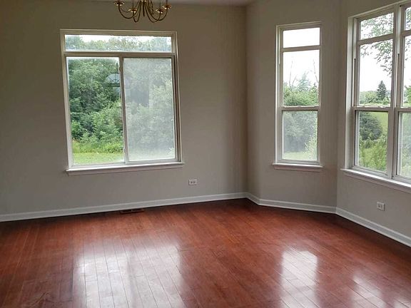 3rd image of 2031 Westbury Ln