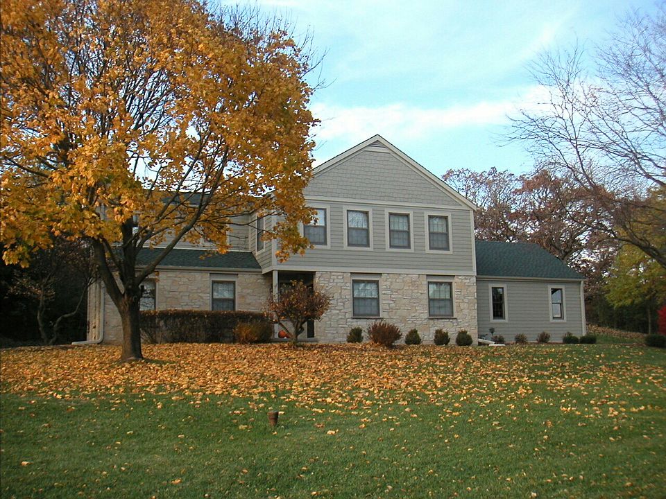 Colonial with natural stone