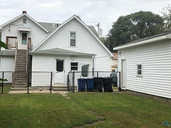 3rd image of 317 Conneaut Ave