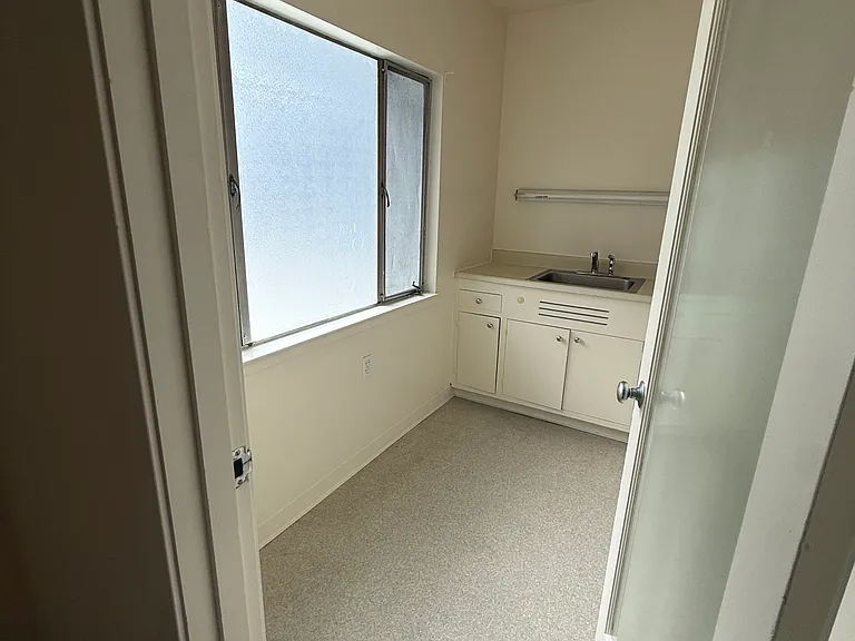 2110 Kittredge St #103 — Photo 12