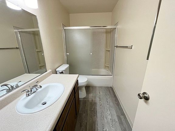 5th image of 400 W Gettysburg Ave #248B
