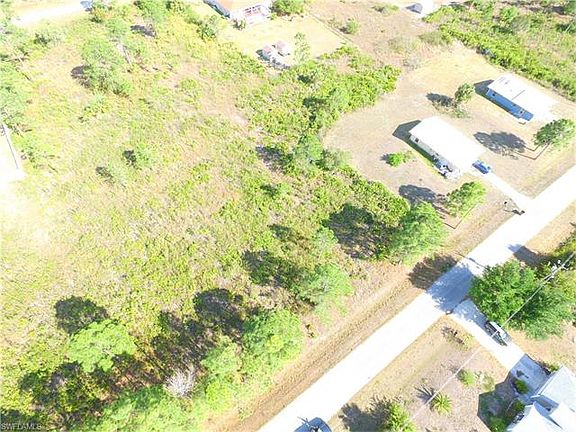 3rd image of 1014 Poinsettia Ave