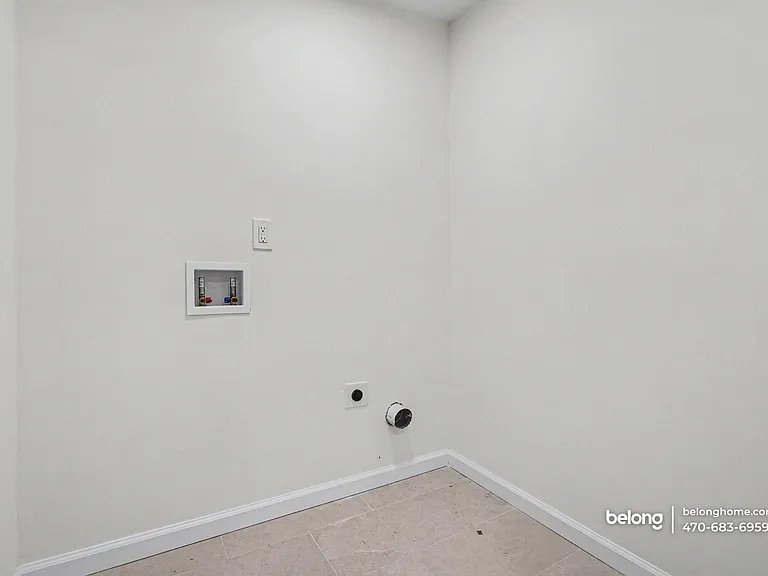 1017 Sparks St SW — Photo 14