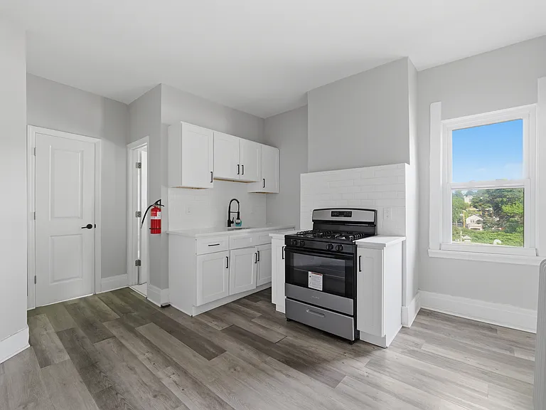 68 Mill St #6 — Photo 6