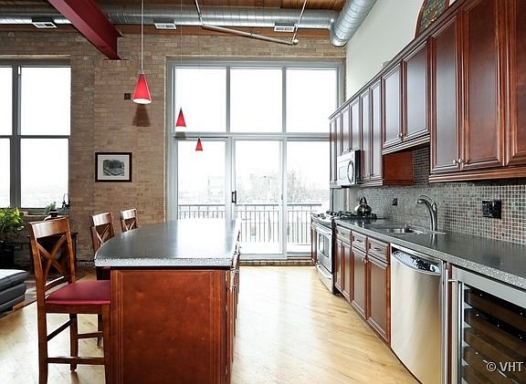 5th image of 1801 W Larchmont Ave APT 408