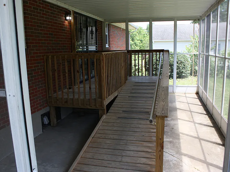 9300 Fern Creek Rd — Photo 28