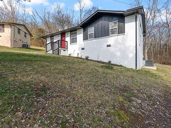 2nd image of 625 Maclaurin Ct