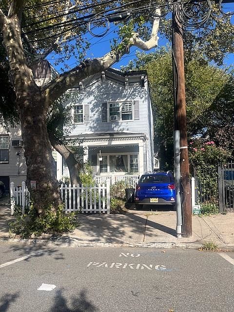 2nd image of 152 North St