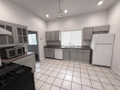 2820 32nd Ave, Sacramento, CA, 95824