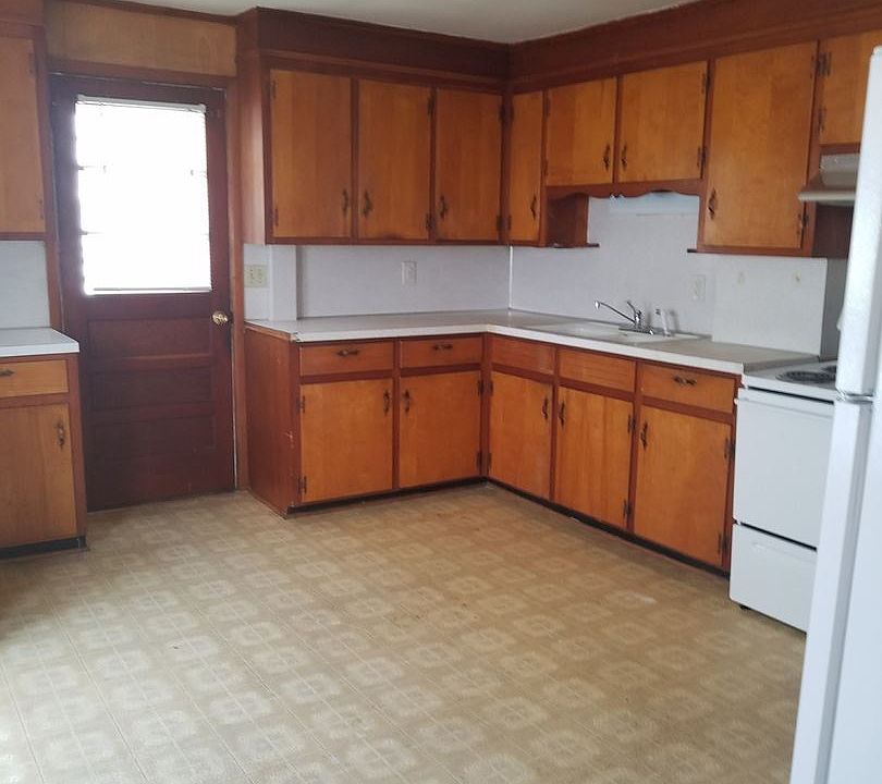 2nd image of 822 Lanvale St