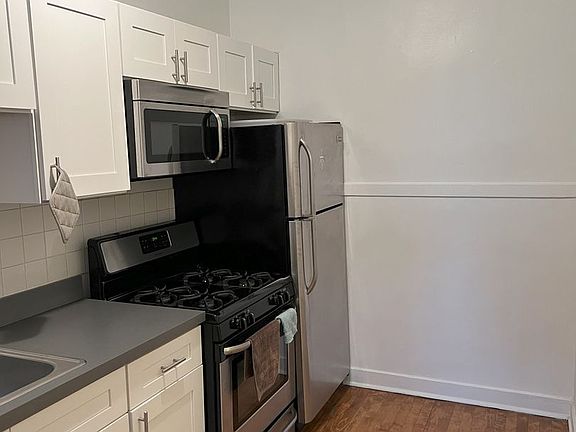 2nd image of 500 W Belden Ave APT 1