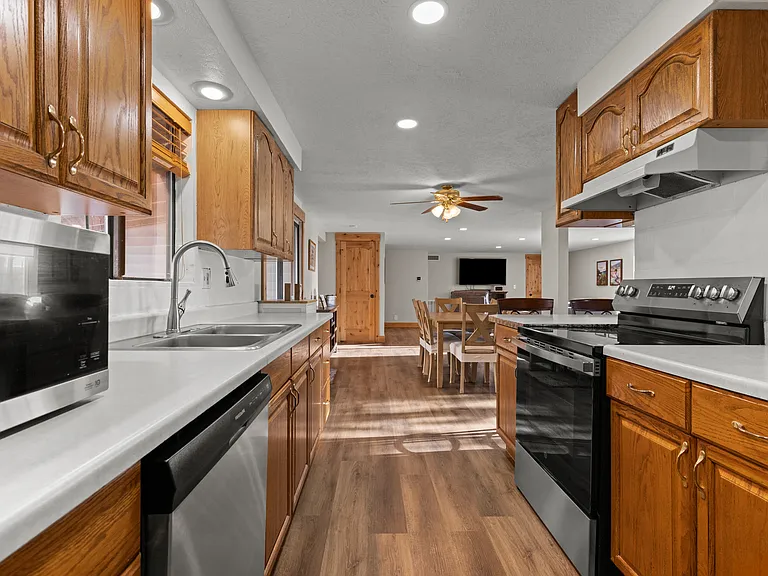 10390 N Highway 38 — Photo 12
