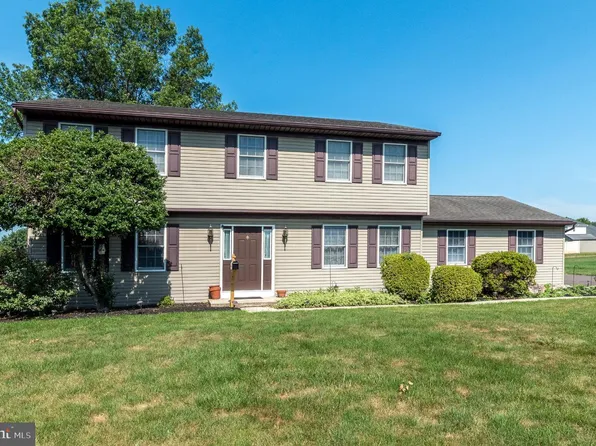 110 Old Airport Rd, Douglassville, PA 19518
