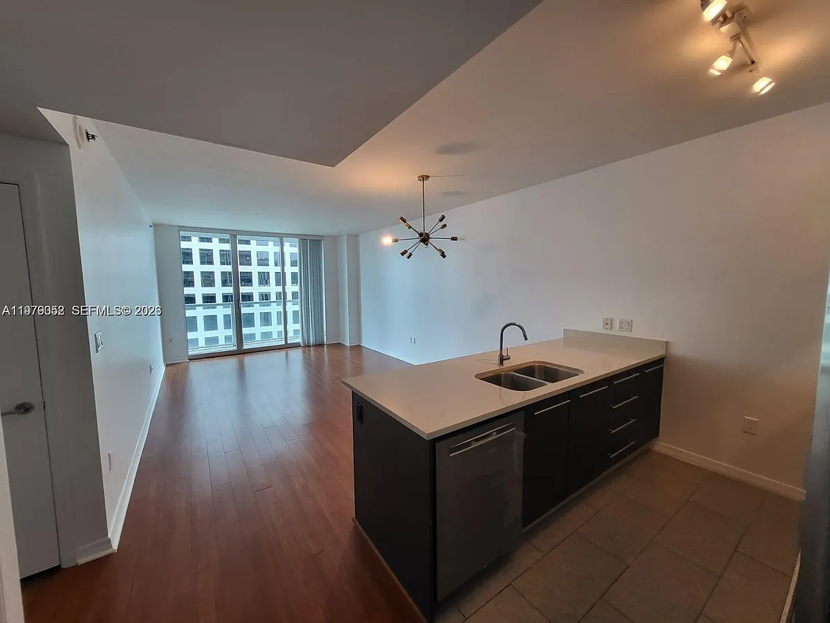 Building Photo - 500 Brickell Ave #2906