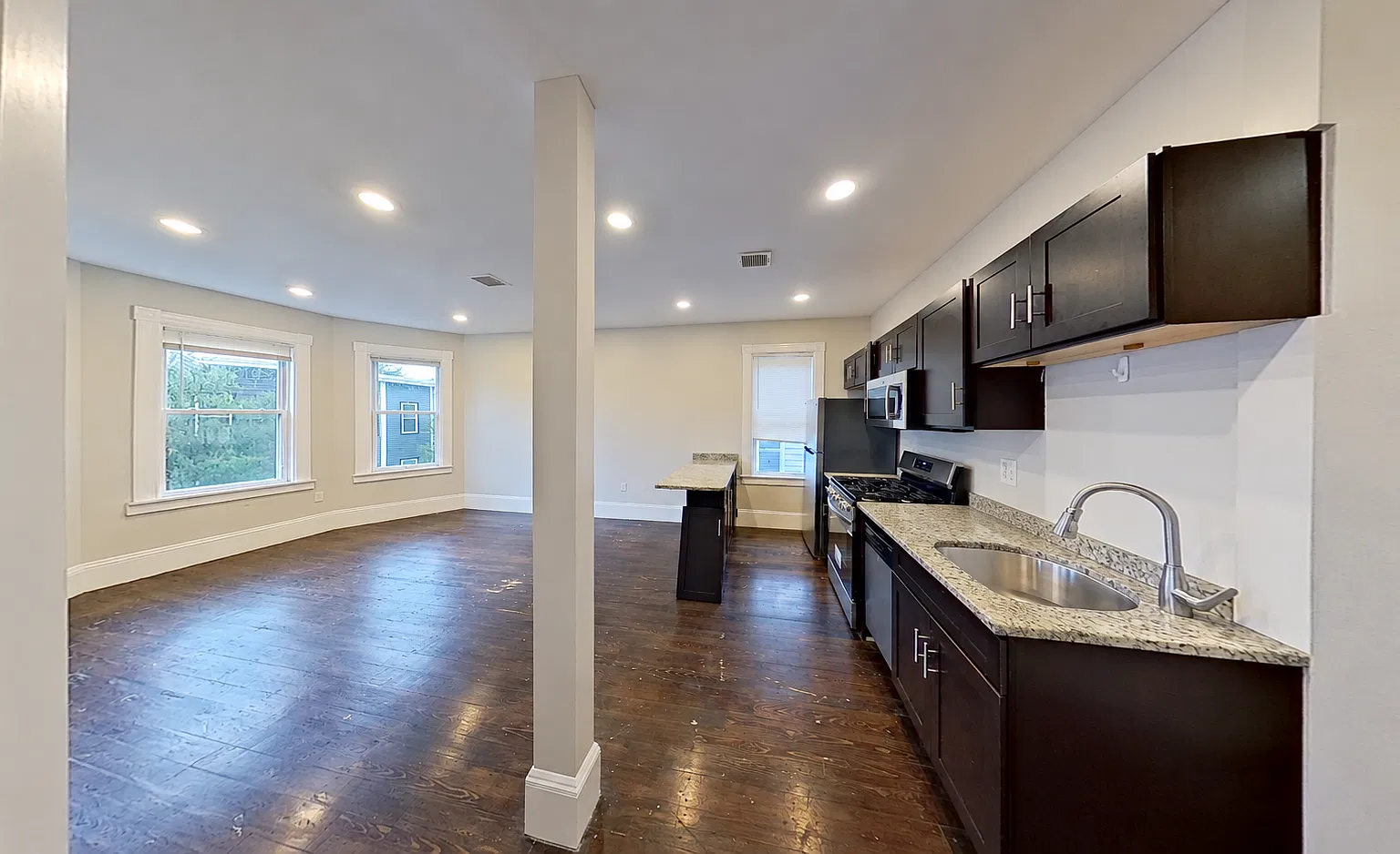 5 bed, 1014 sqft, $8,195 — Photo 2