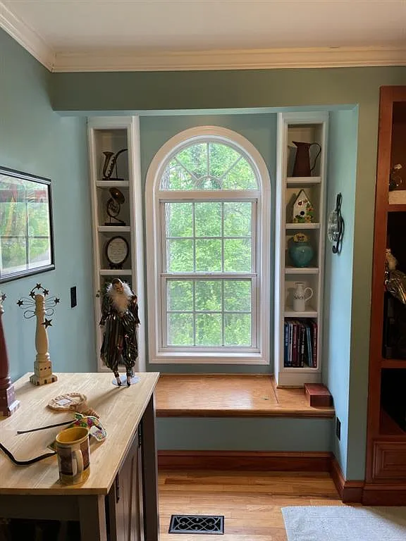 1 bed, 1.0 bath, 144 sqft, $850 — Photo 2