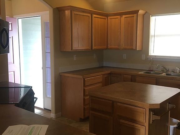 3rd image of 2715 Bluebells Dr