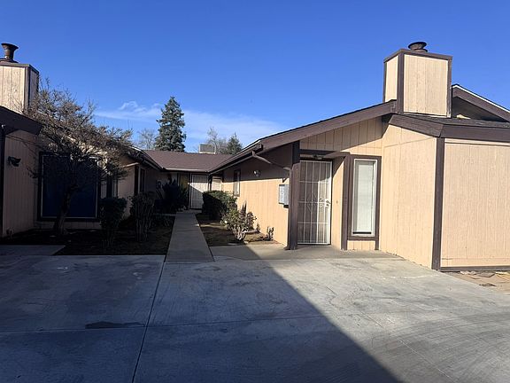 3rd image of 4039 N Benedict Ave #3