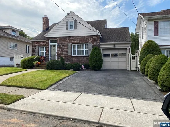 224 Cleveland Ave, Hasbrouck Heights, NJ 07604