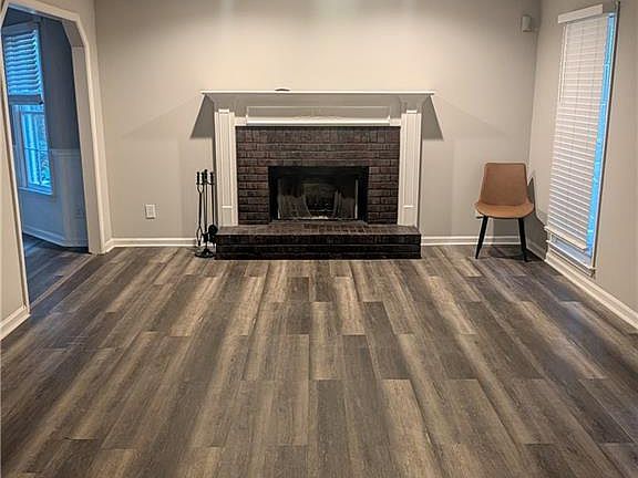 3rd image of 205 Shefield Pl