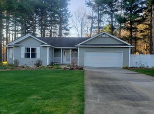 12266 Holmden Dr NE, Rockford, MI