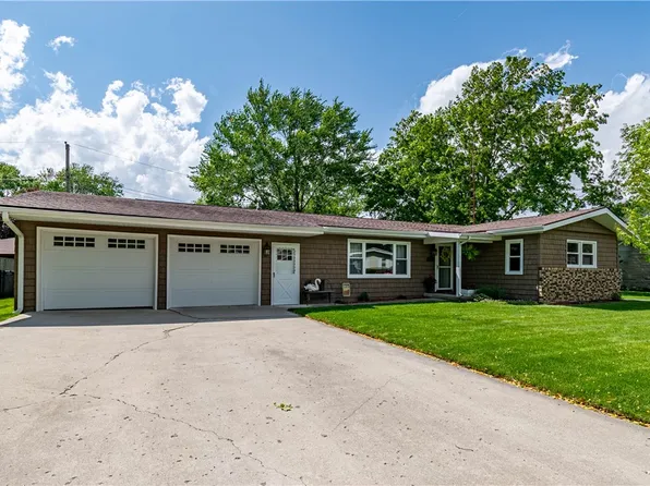 26 Elm Dr, Bethany, IL 61914