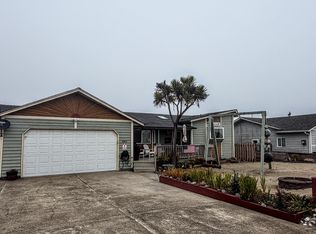 2002 NW Bridgeview Dr, Waldport, OR 97394