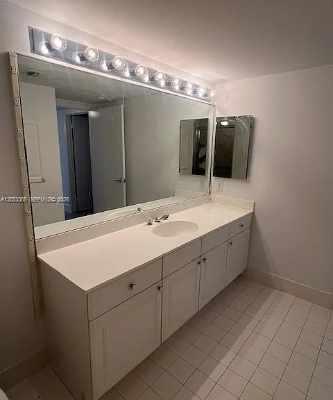 3600 Yacht Club Dr #504 — Photo 13