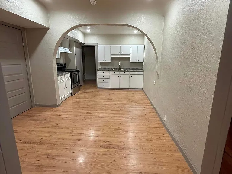 8029 Floyd Way — Photo 4