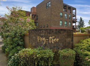 100 Leonard St APT 2-4, Lake Oswego, OR 97034