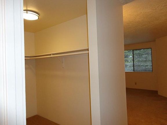 Master Closet/Master BR Entry