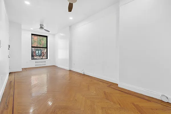 Rented by Cooper & Cooper Real Estate | media 2