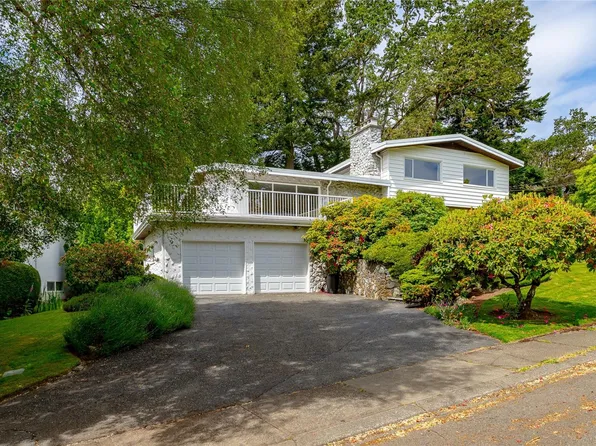 3508 Plymouth Rd, Oak Bay, BC V8P 4X4