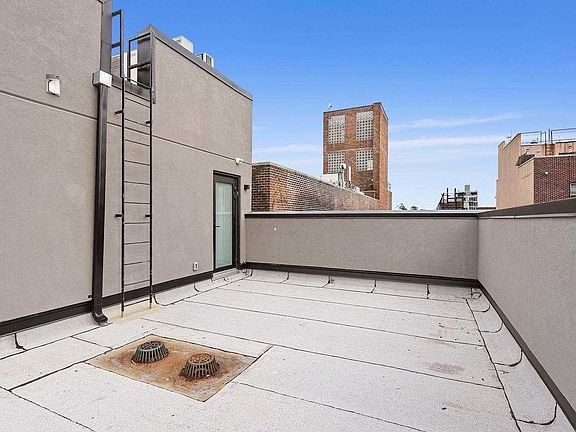 2nd image of 263 Franklin Ave #7