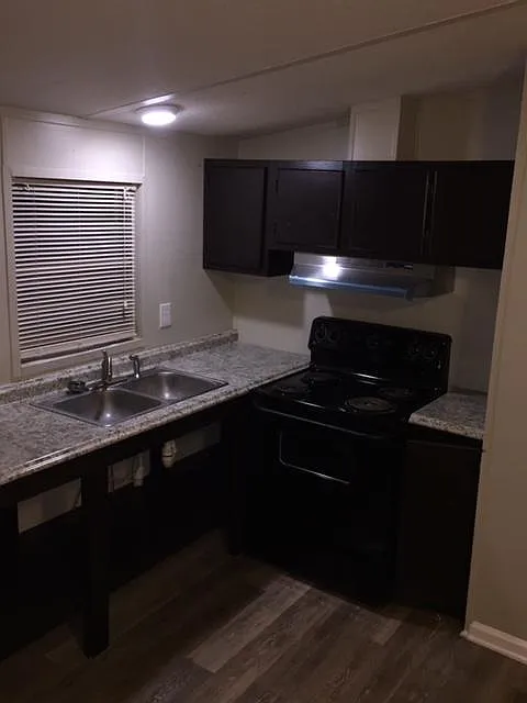 2 bed, 784 sqft, $995 — Photo 1