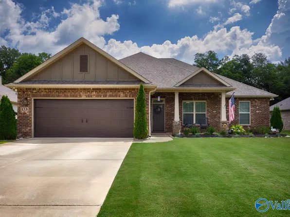 133 Kambry Grove Dr, Huntsville, AL 35811