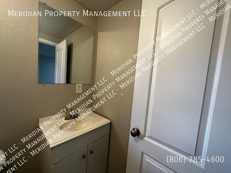 3218 Baylor St — Photo 8