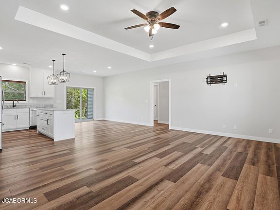 4th image of 951 Cochise Dr