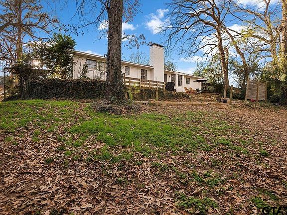 3rd image of 2032 Woodhaven Dr