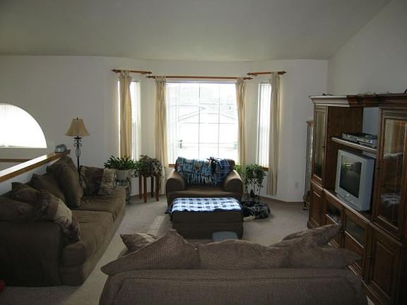 5th image of 419 E Frederick Ave