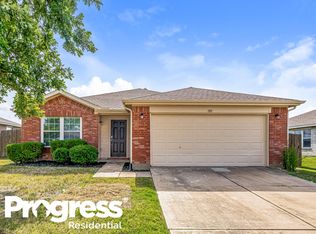 105 Comanche Trl, Krum, TX 76249
