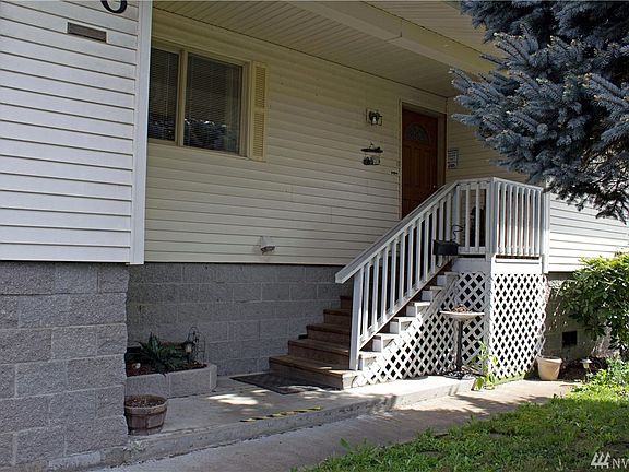 3rd image of 520 Courtland St